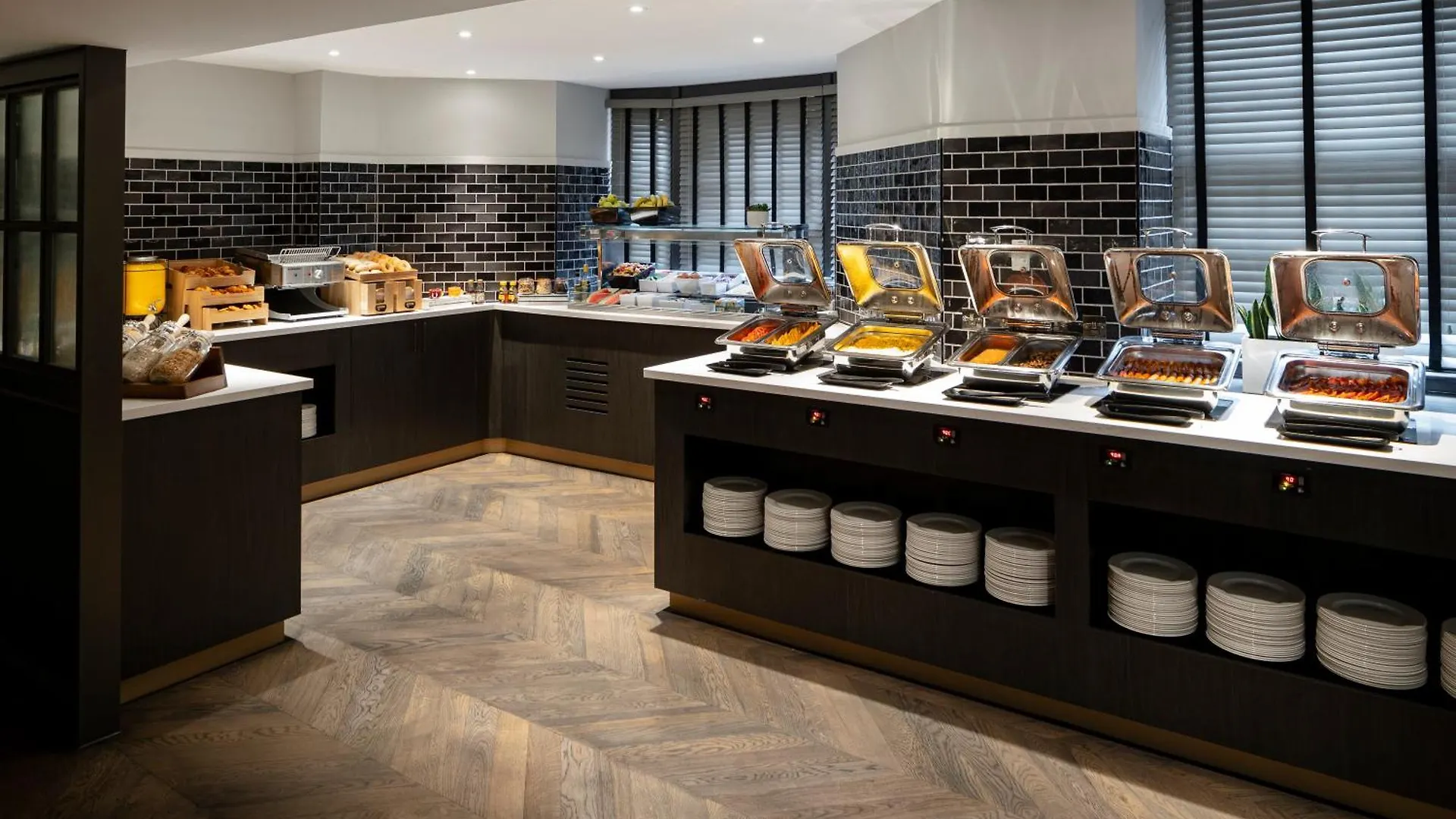 Courtyard By Marriott Edinburgh Hotel