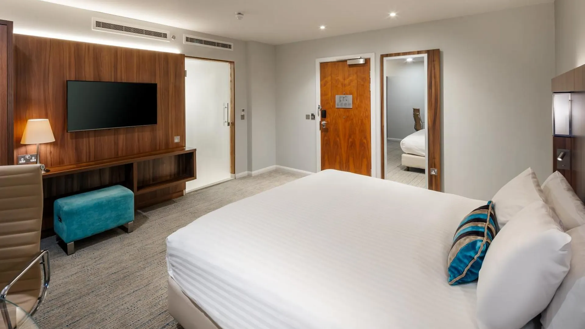 מלון Courtyard By Marriott אדינבורו